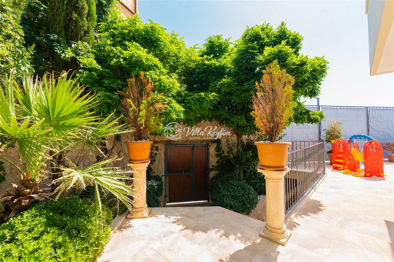 Villa Kral — 167
