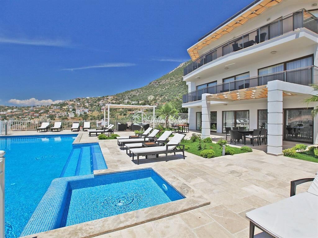 Villa Falcon Lodge — 7