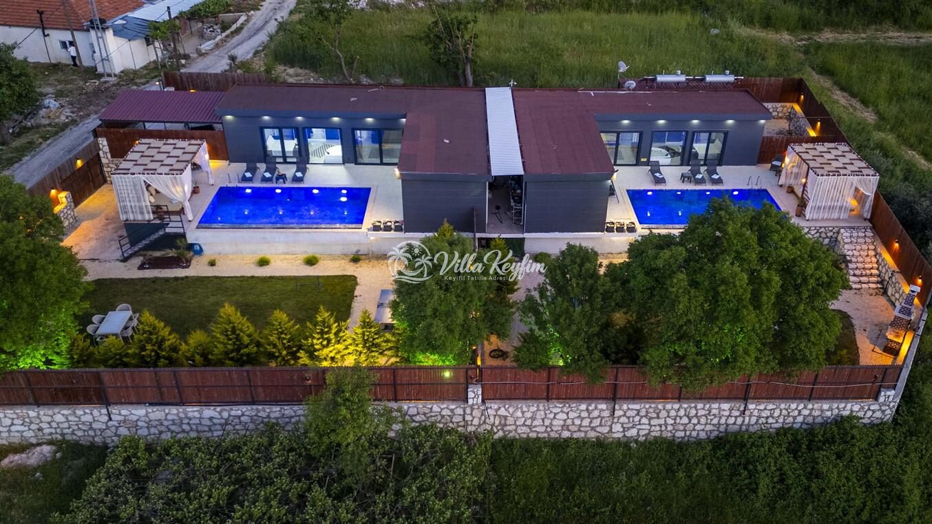 Villa Loçka — 58
