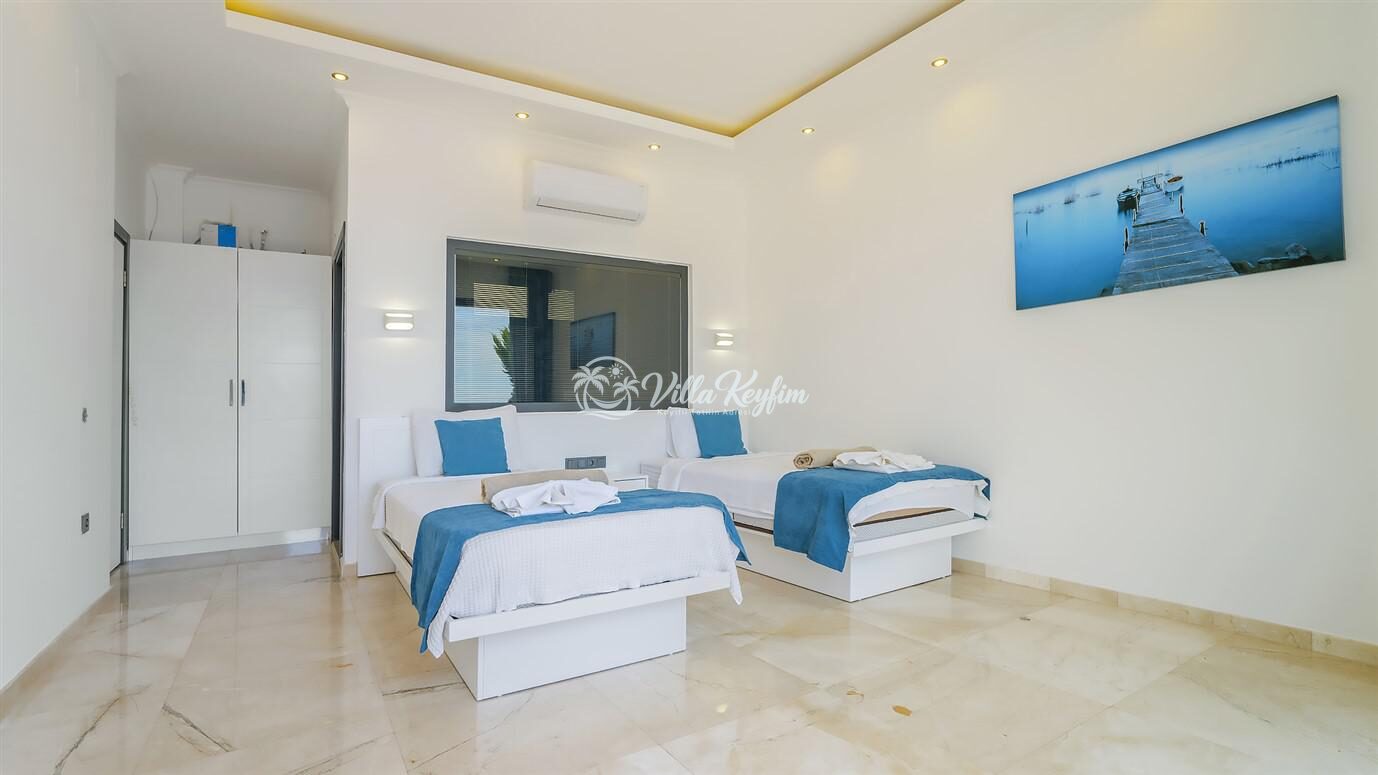 Villa Royal — 64