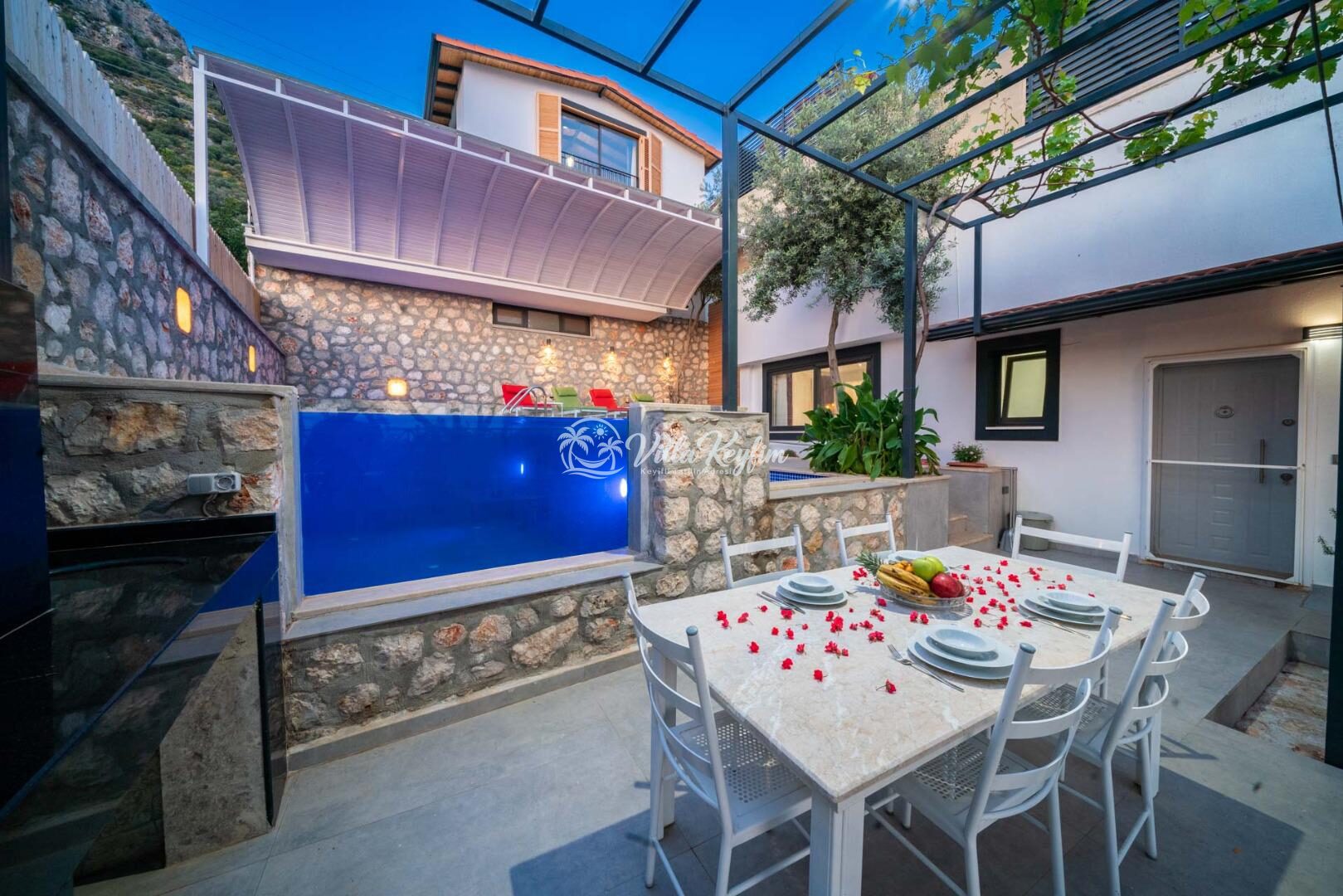 Villa Therapy Aqua — 60