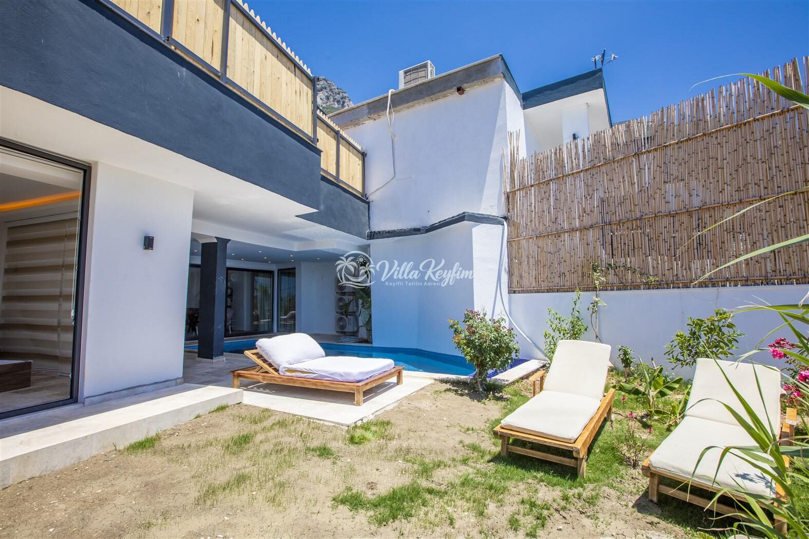 Villa Roze — 6