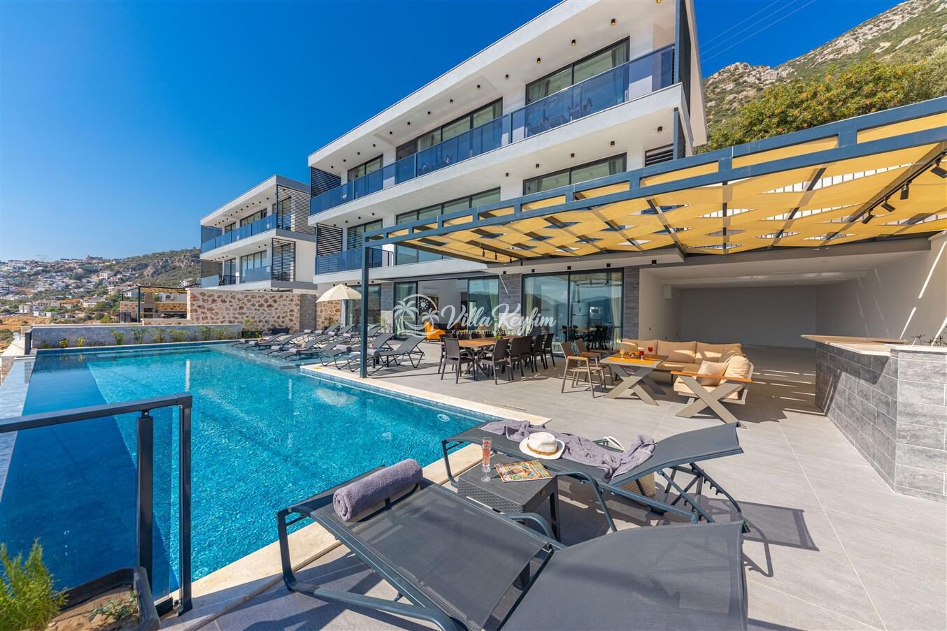 Villa Royal Falcon — 2