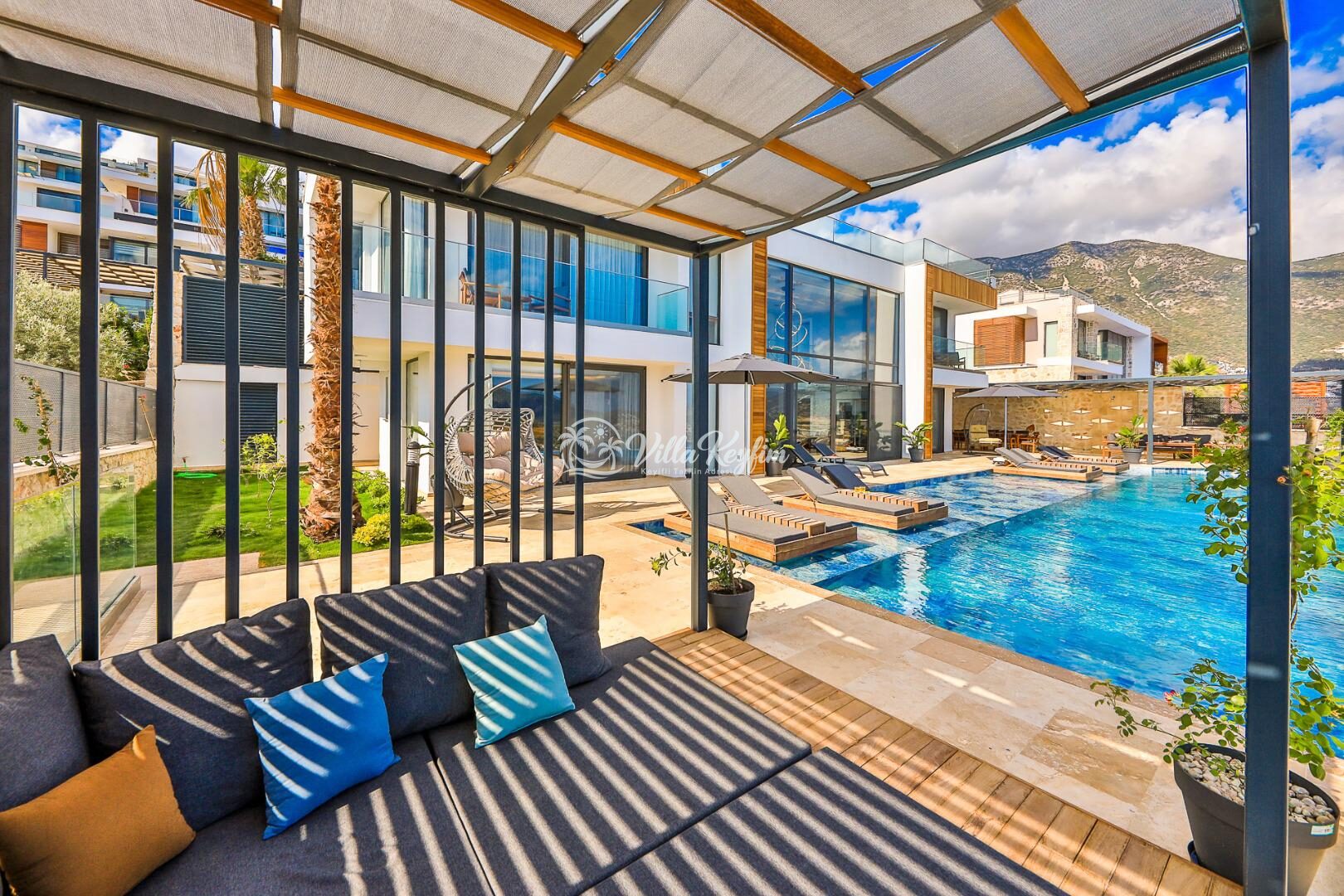 Villa Royal Life — 7