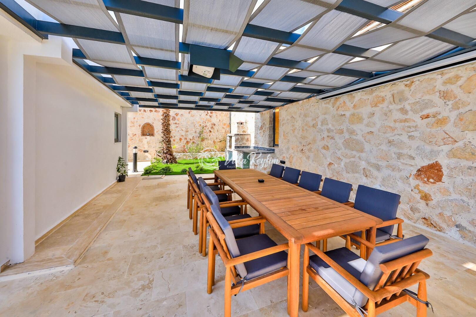 Villa Royal Life — 12