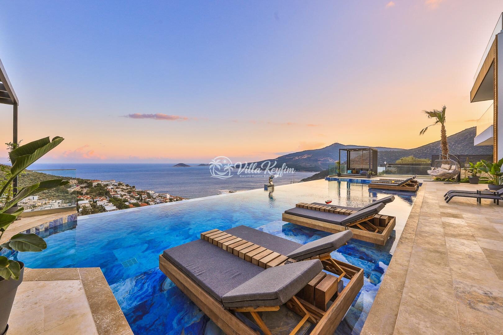 Villa Royal Life — 37
