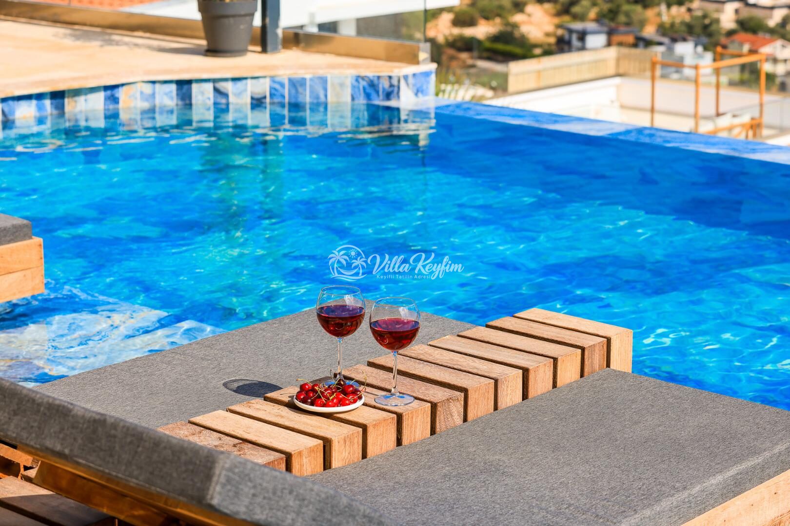 Villa Royal Life — 55