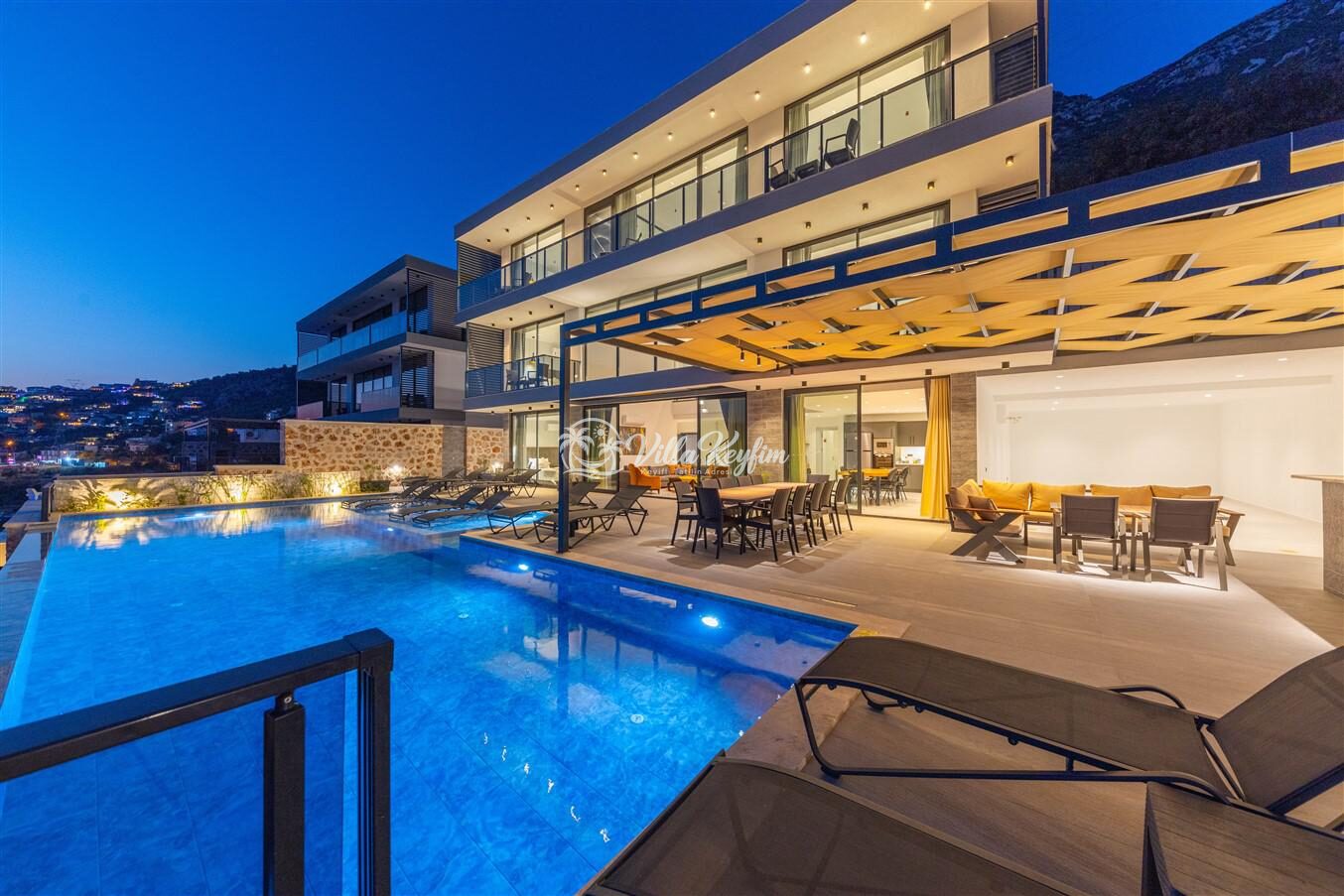 Villa Royal Falcon — 84