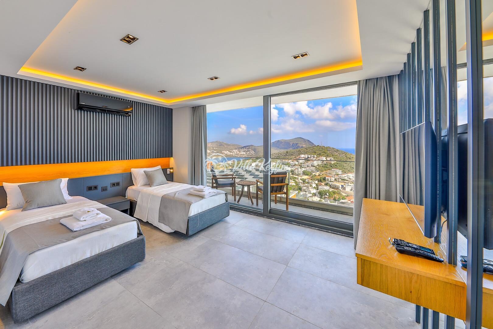 Villa Royal Life — 84