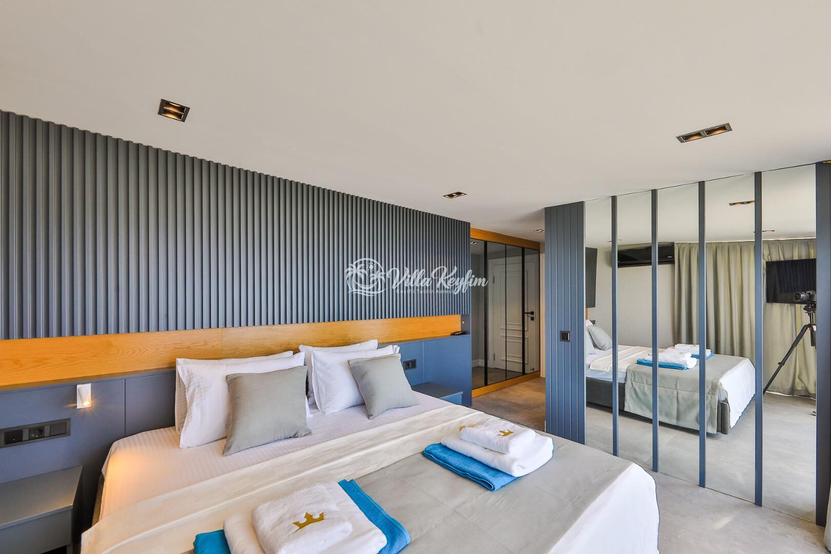 Villa Royal Life — 104