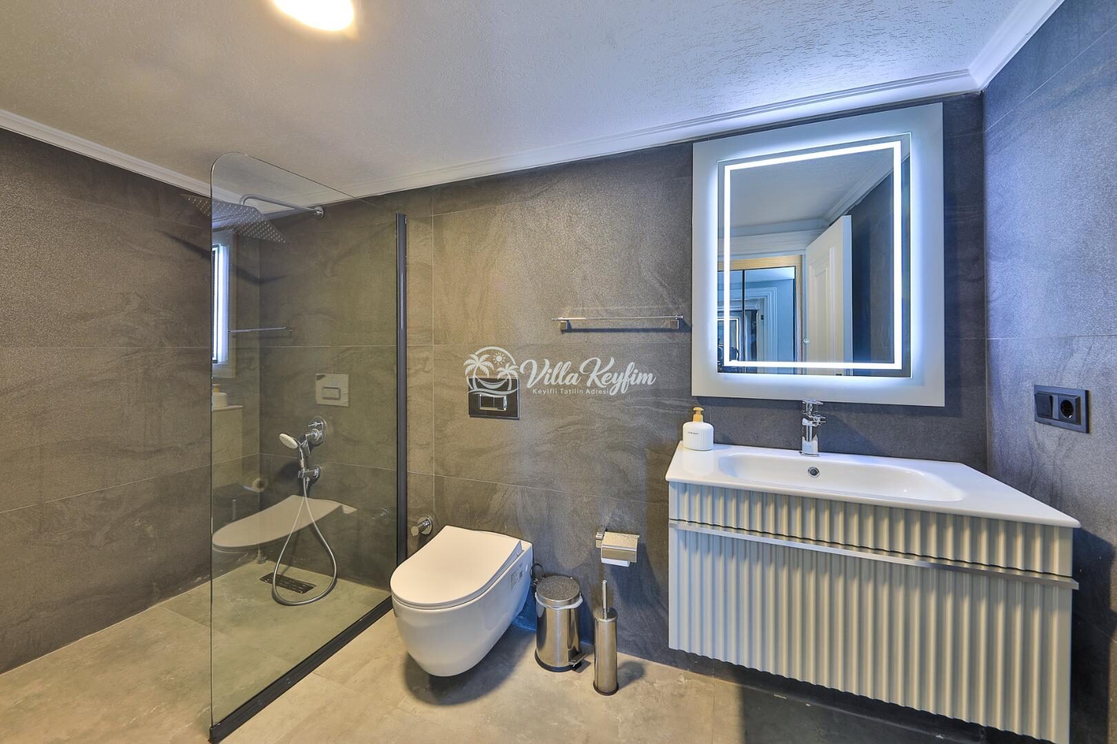 Villa Royal Life — 123