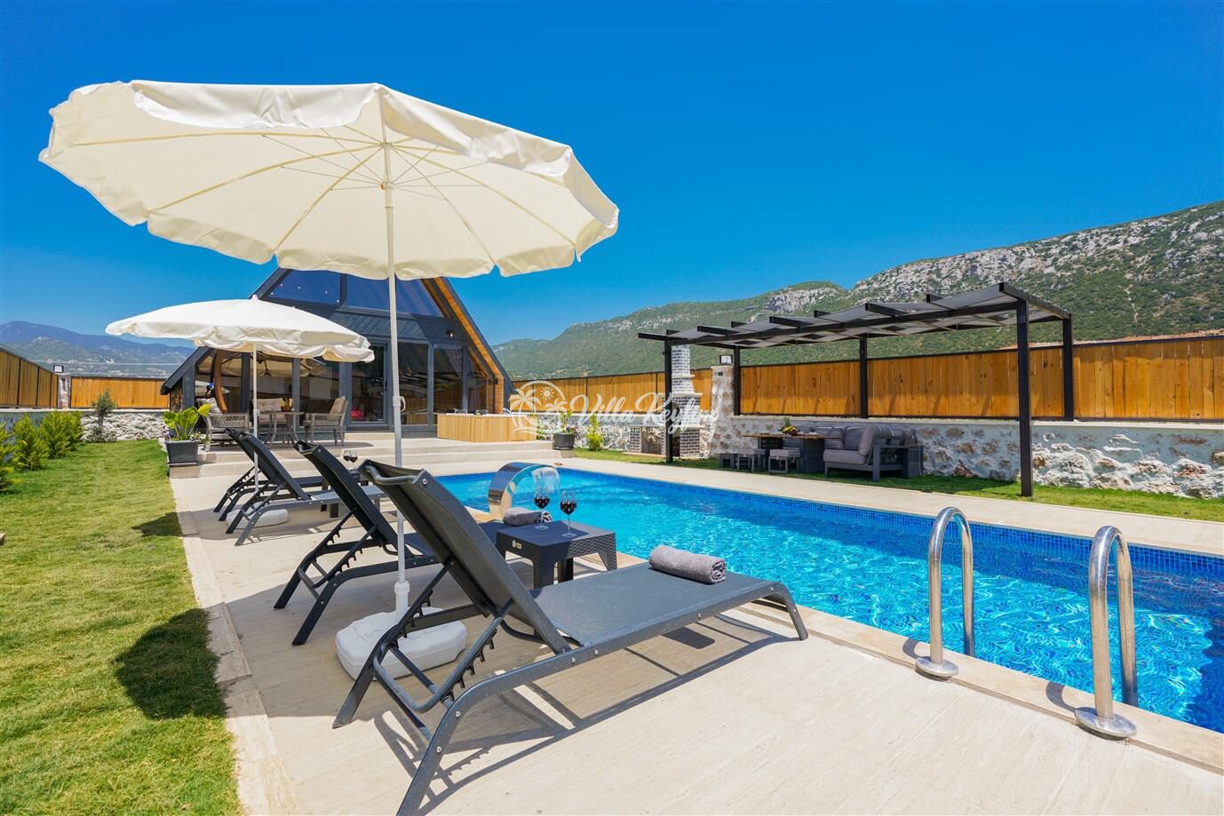 Villa Aslan Bezirgan — 2
