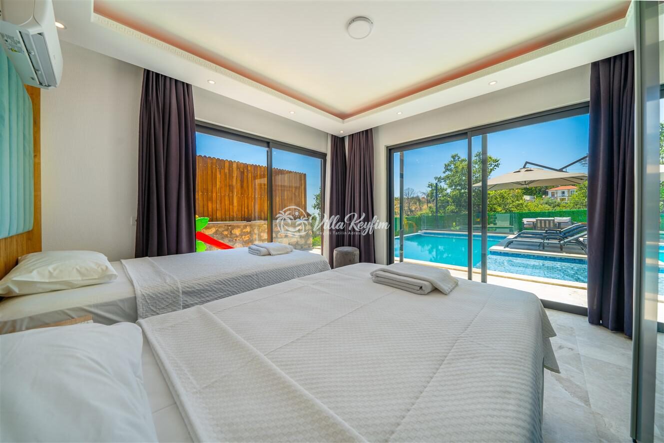 Villa Mira Trio 2 — 67