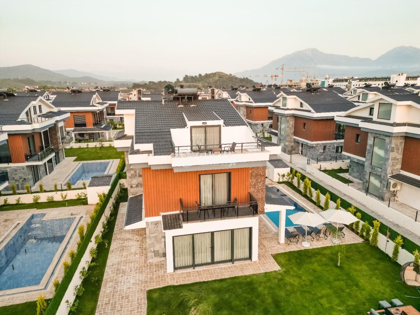 Villa Galaksi Mars 3 — 8
