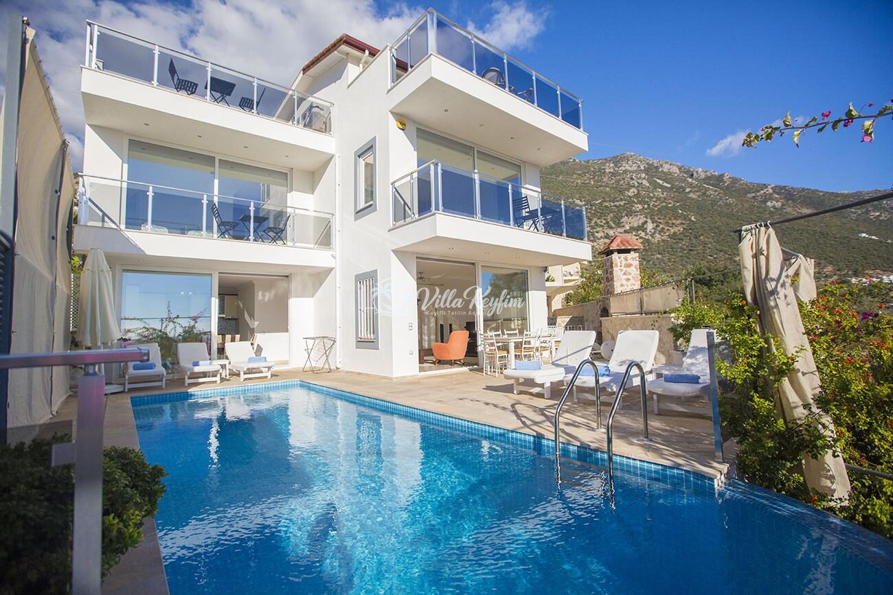 Villa Manolya — 1