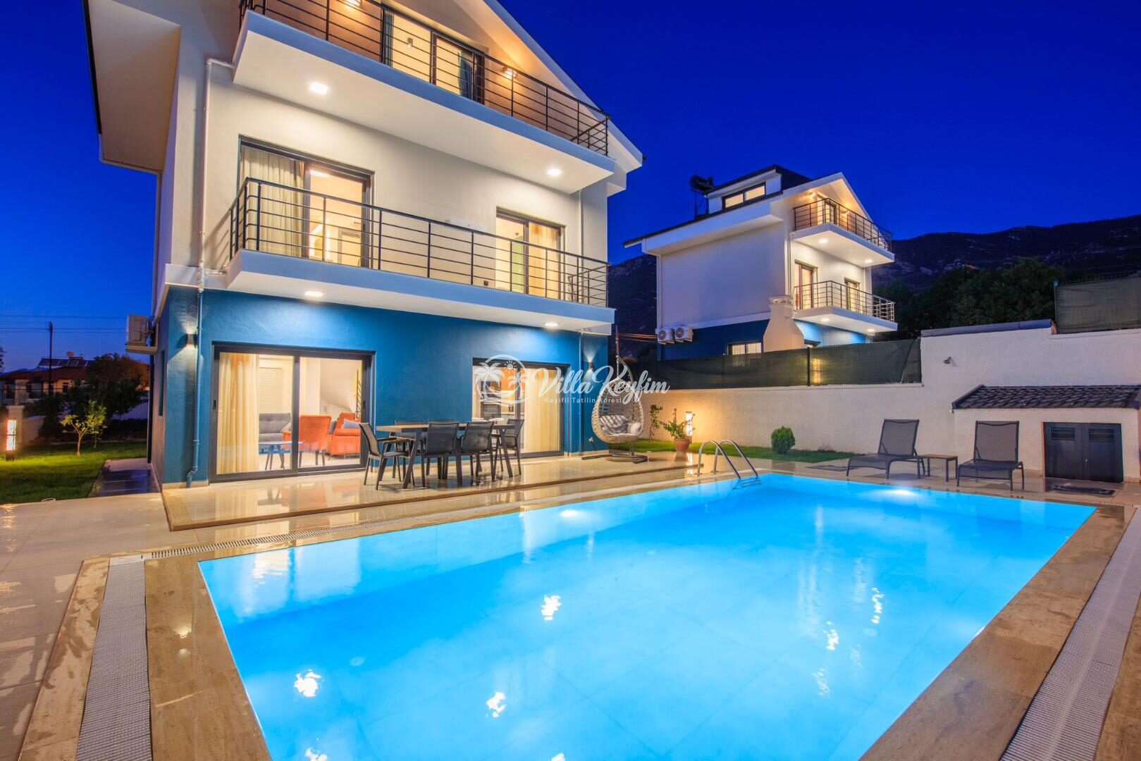 Villa Hometown Mendos — 2