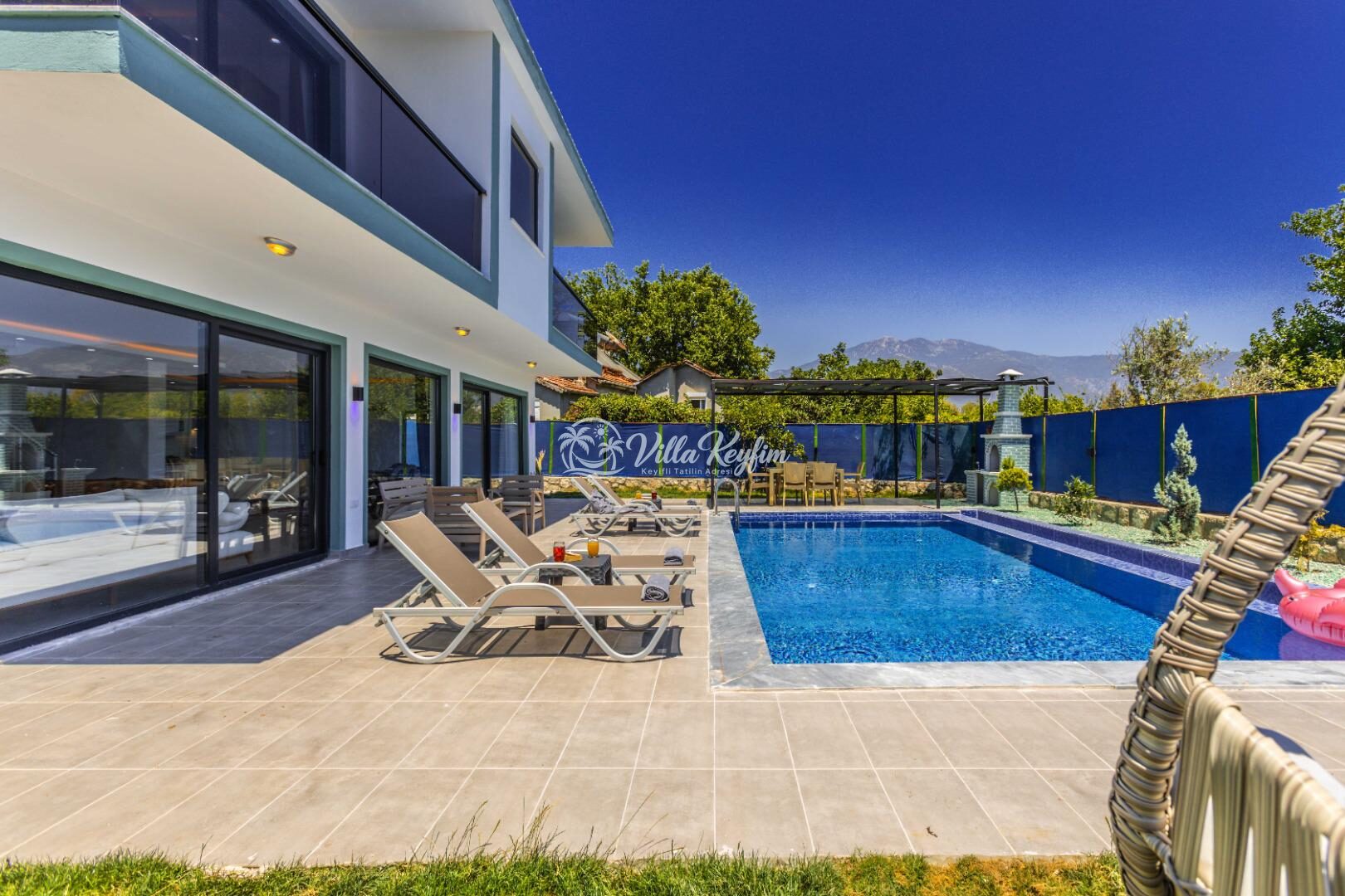 Villa Last Summer — 18