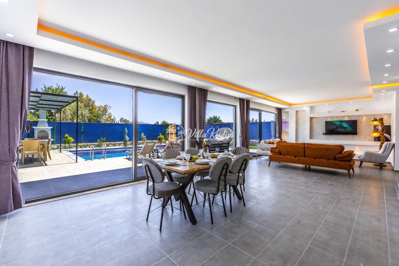 Villa Last Summer — 32