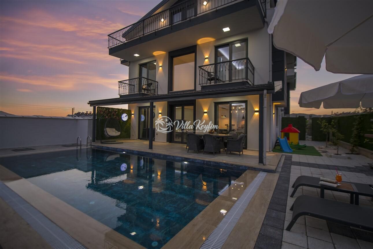 Villa Malibu — 1