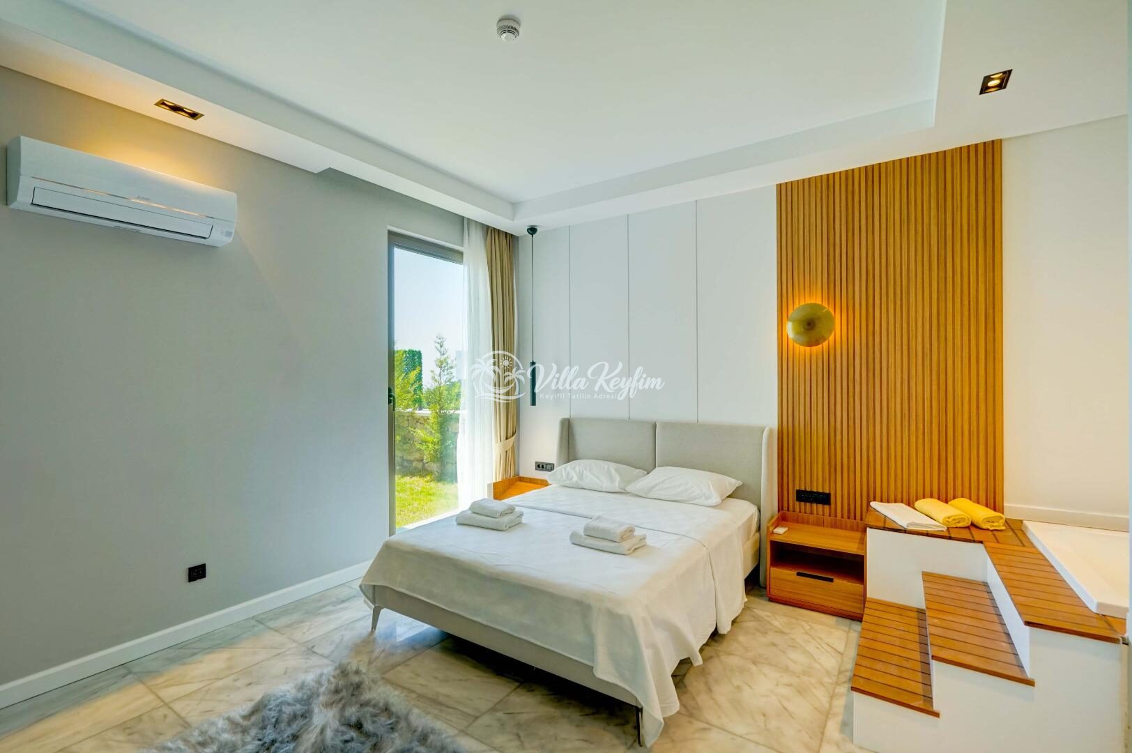 Villa Mercury 9 — 18