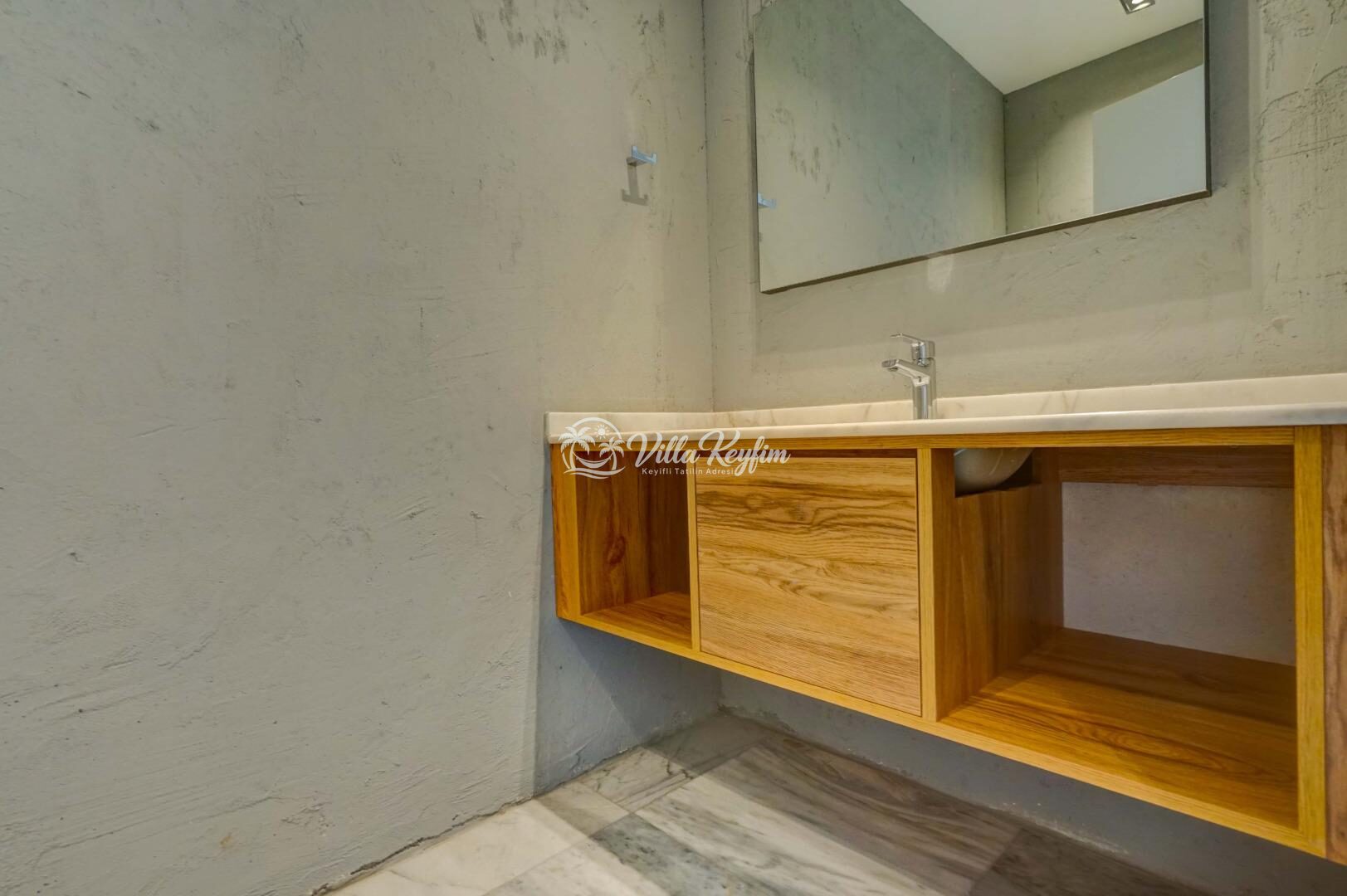 Villa Mercury 9 — 24