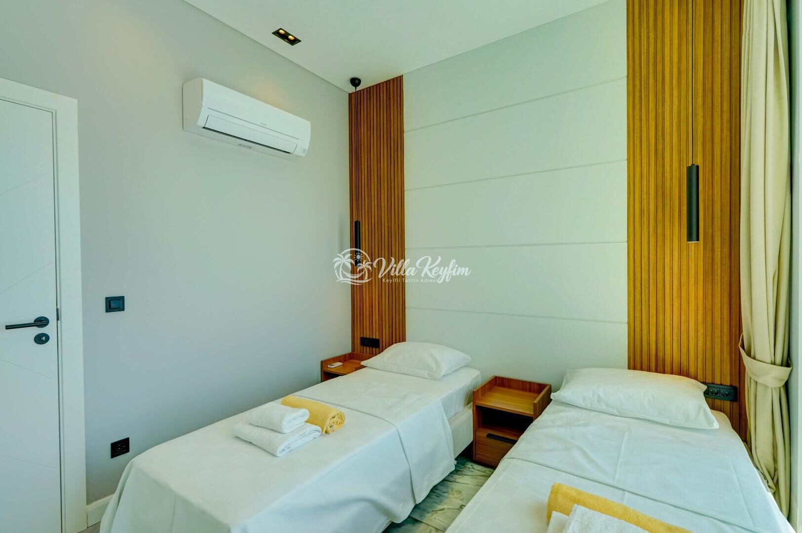 Villa Mercury 9 — 26