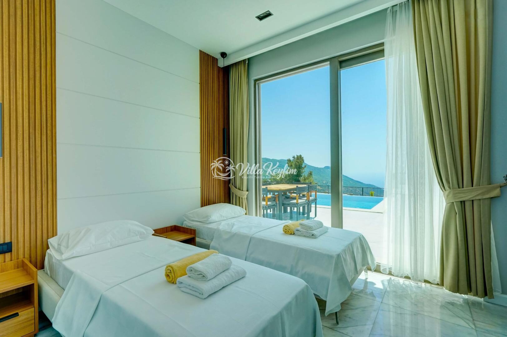 Villa Mercury 9 — 27