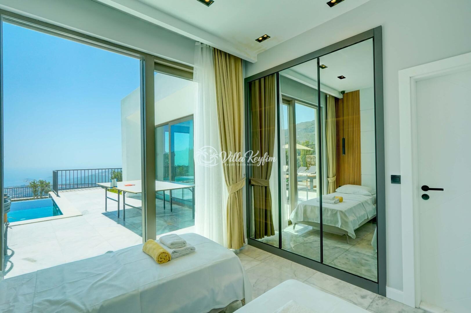 Villa Mercury 9 — 29