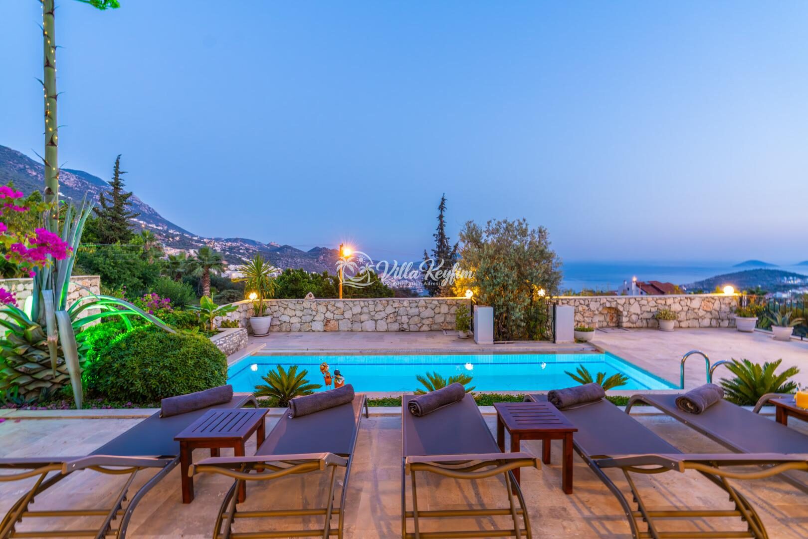Villa Seas The Day — 19