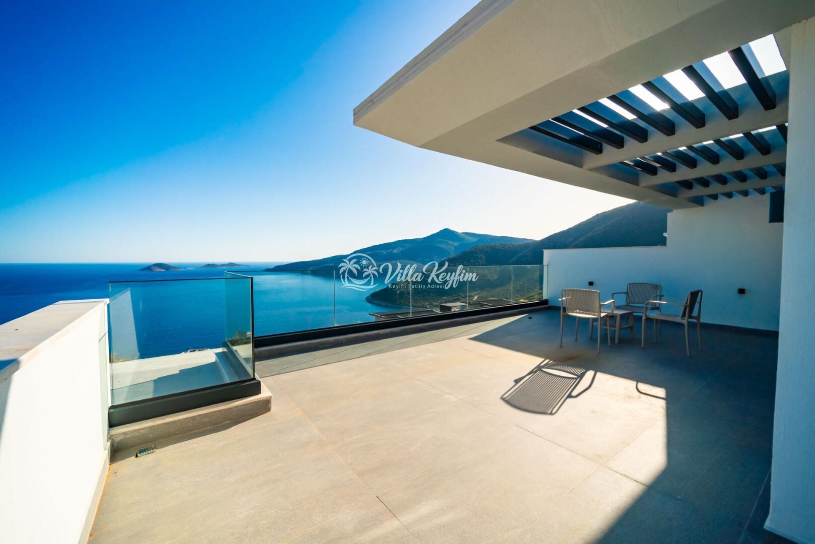 Villa Aura C — 42