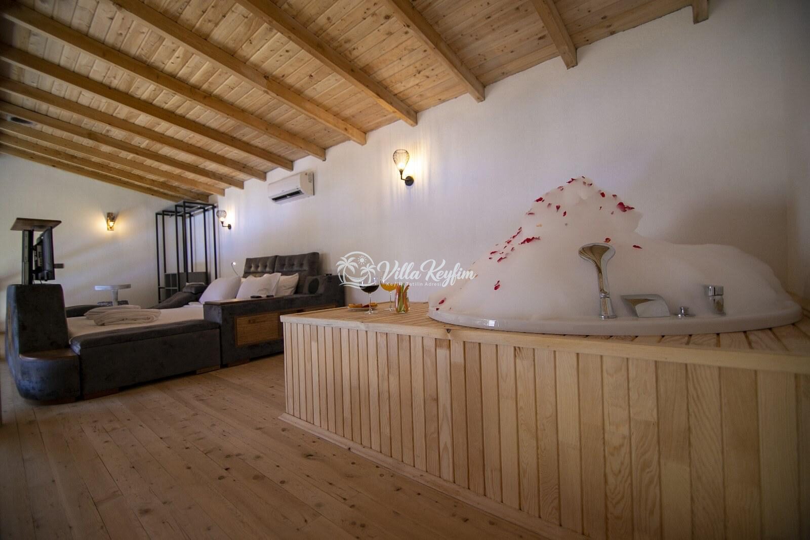 Villa Palace Small — 24