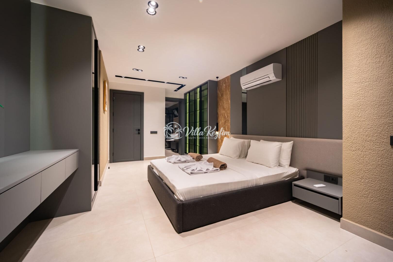 Villa Aura F — 77