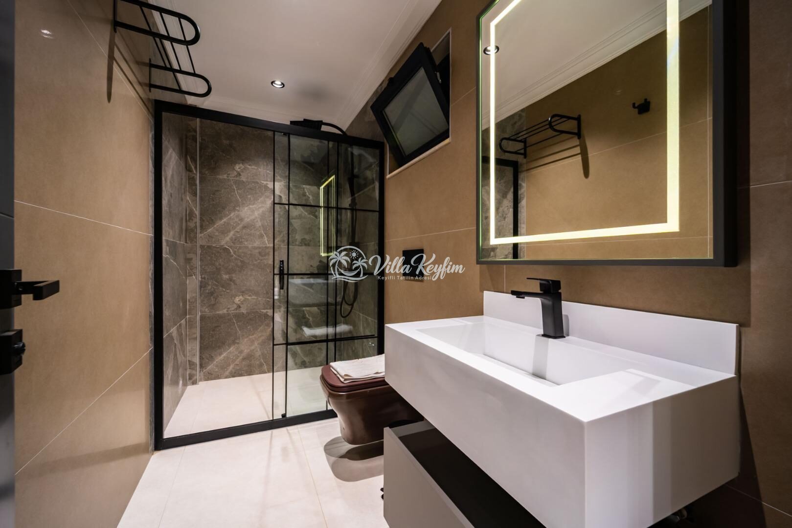Villa Aura F — 80