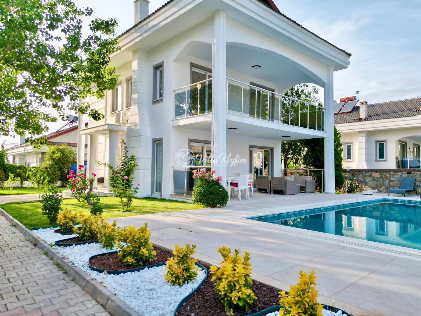 Villa Tan 1 — 1