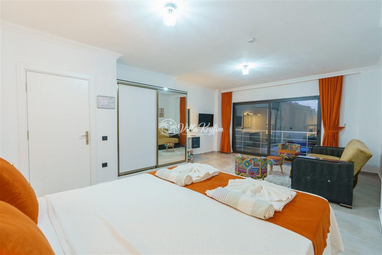 Villa Rojin — 51