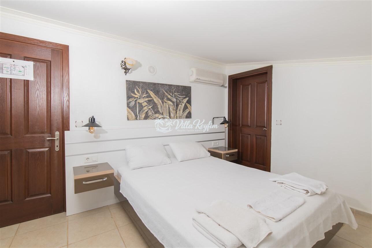 Villa Tulip — 44