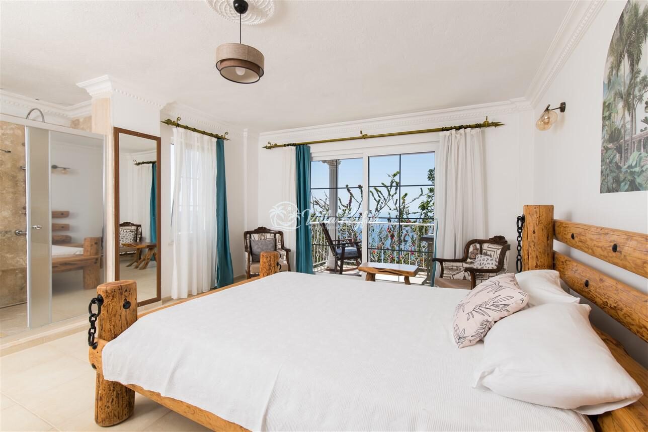 Villa Tulip — 47