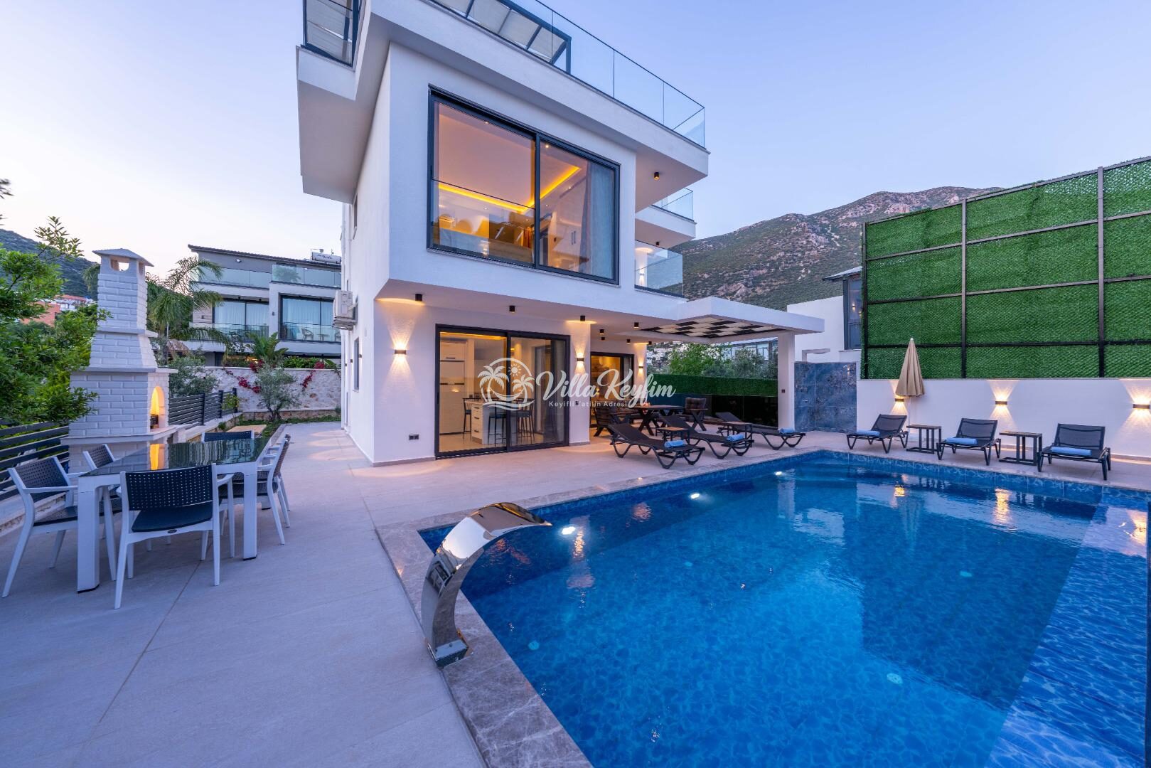 Villa Lovelet 1 — 2