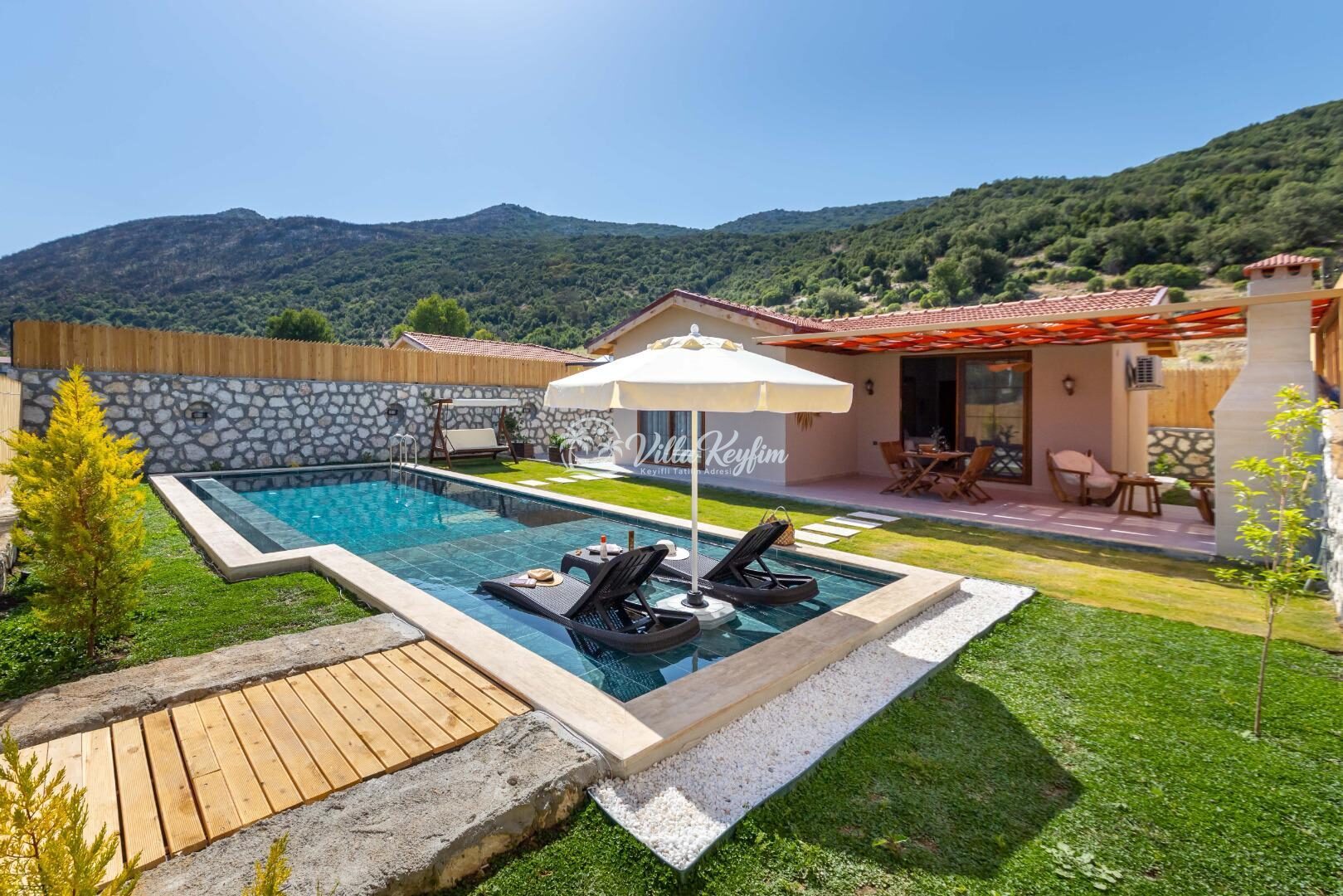 Villa Red — 1
