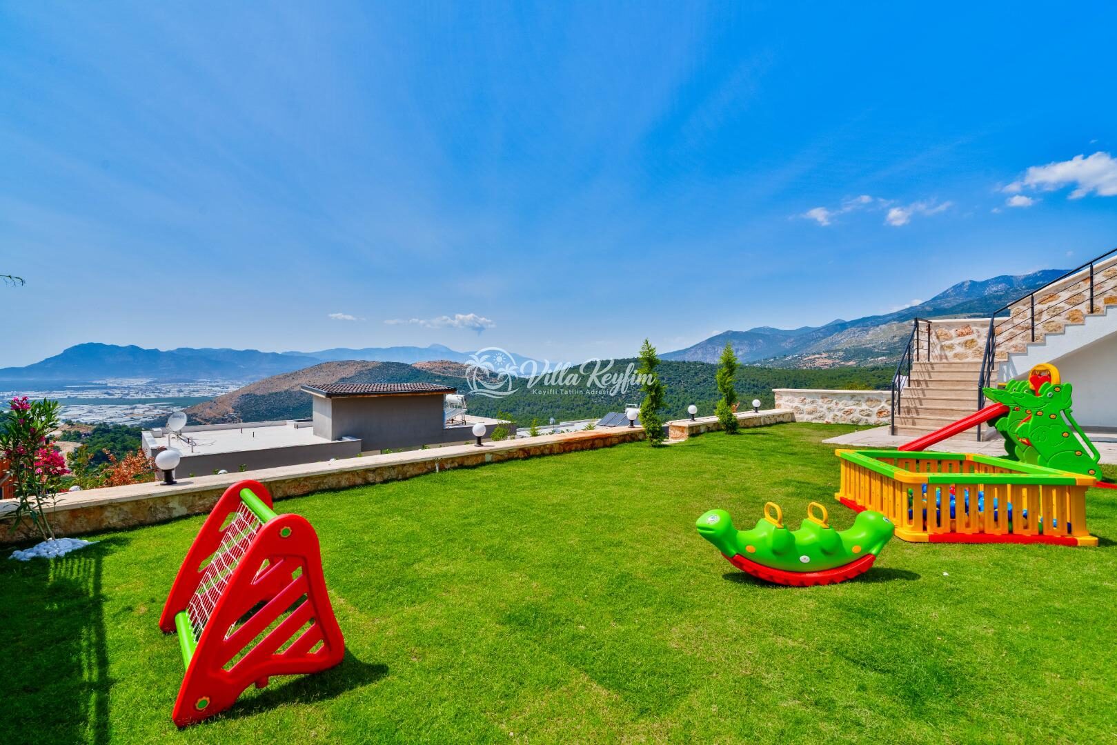Villa Newcastle — 4