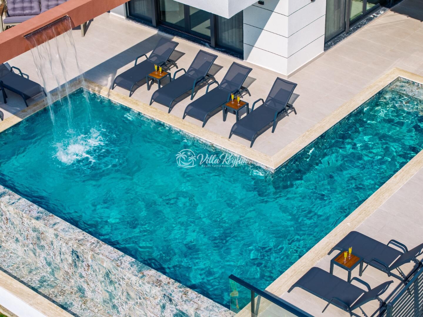 Villa Newcastle — 81