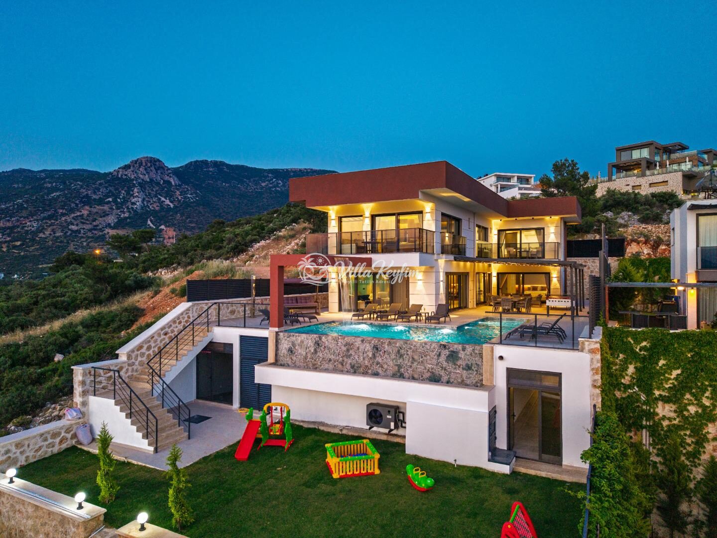 Villa Newcastle — 87