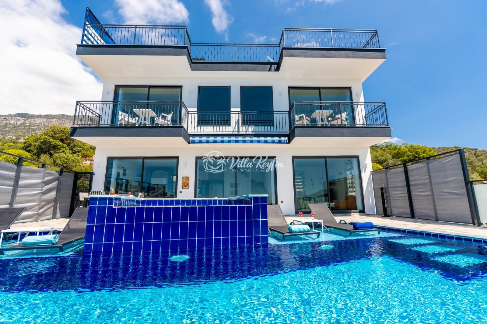 Villa Uranus — 2
