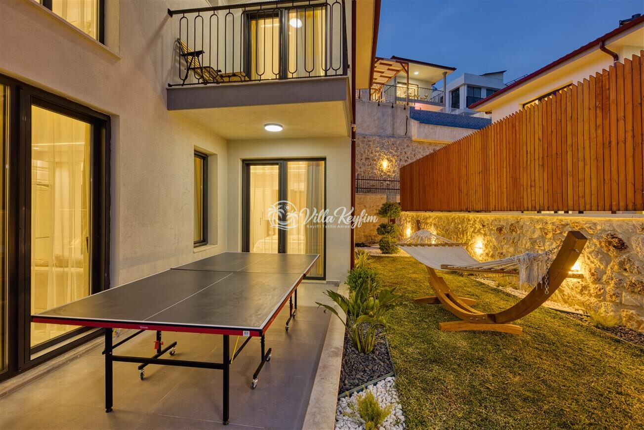 Villa Fiesta 4 — 4