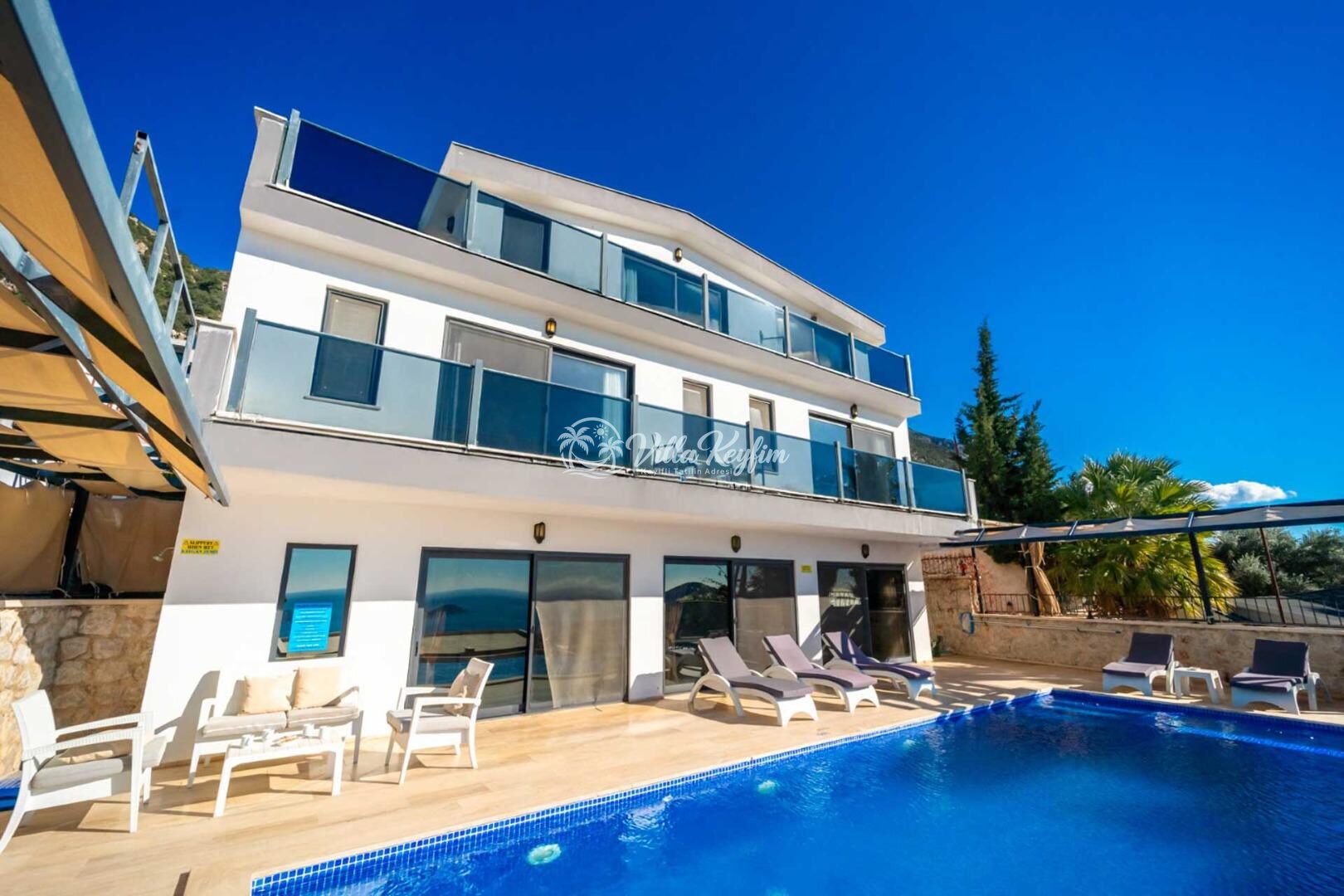 Villa April — 10