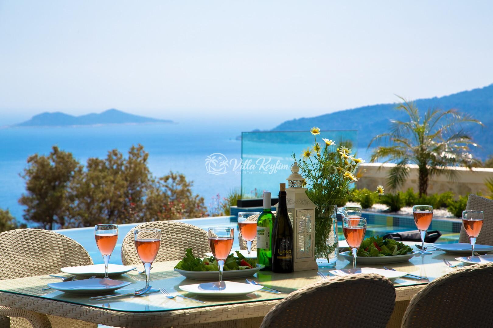 Villa Vogue — 8
