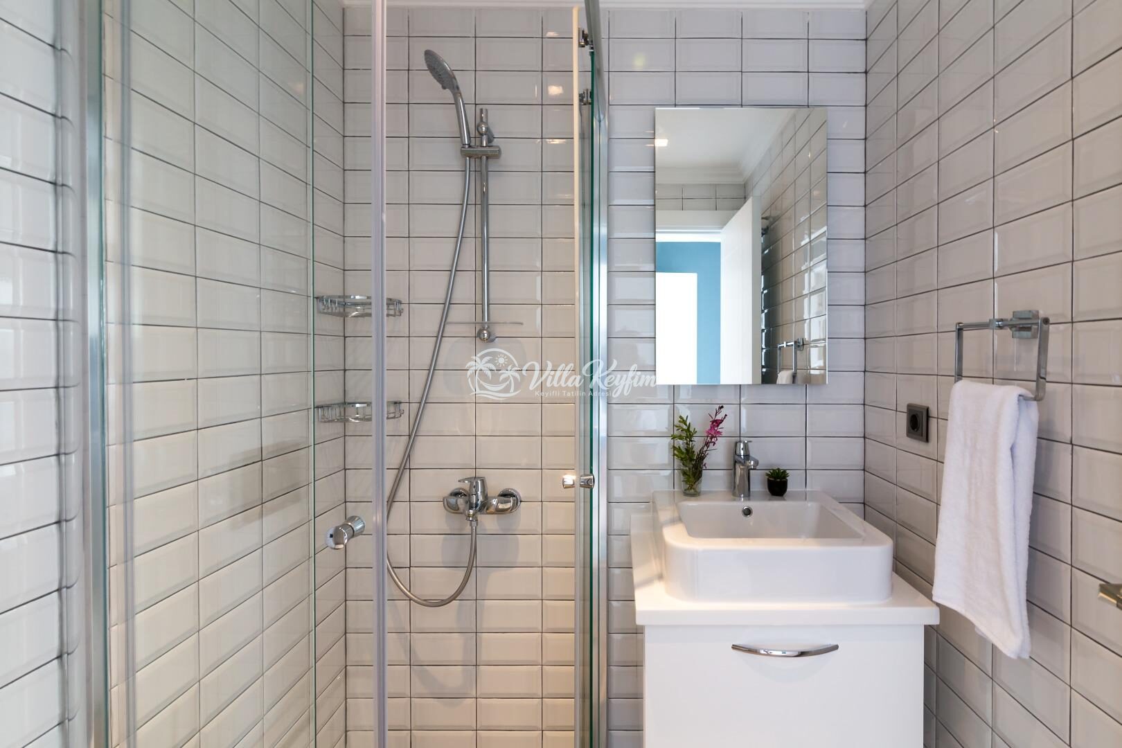 Villa Vogue — 25