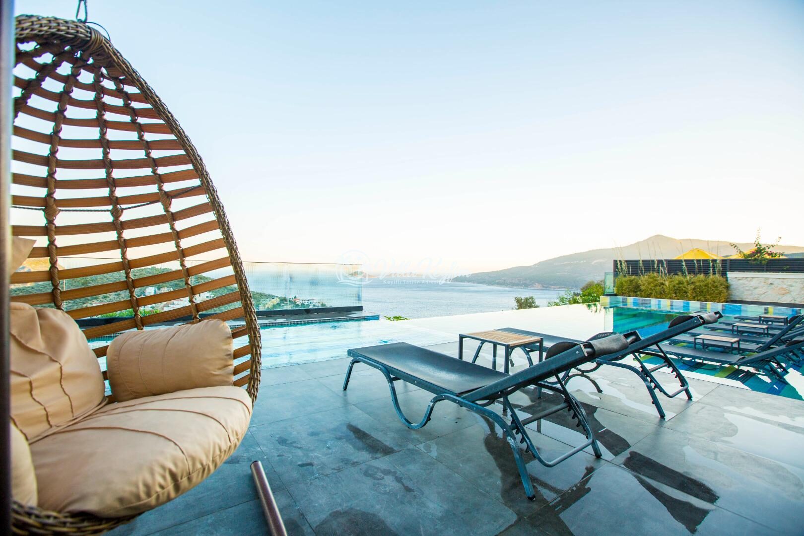 Villa Vogue — 34