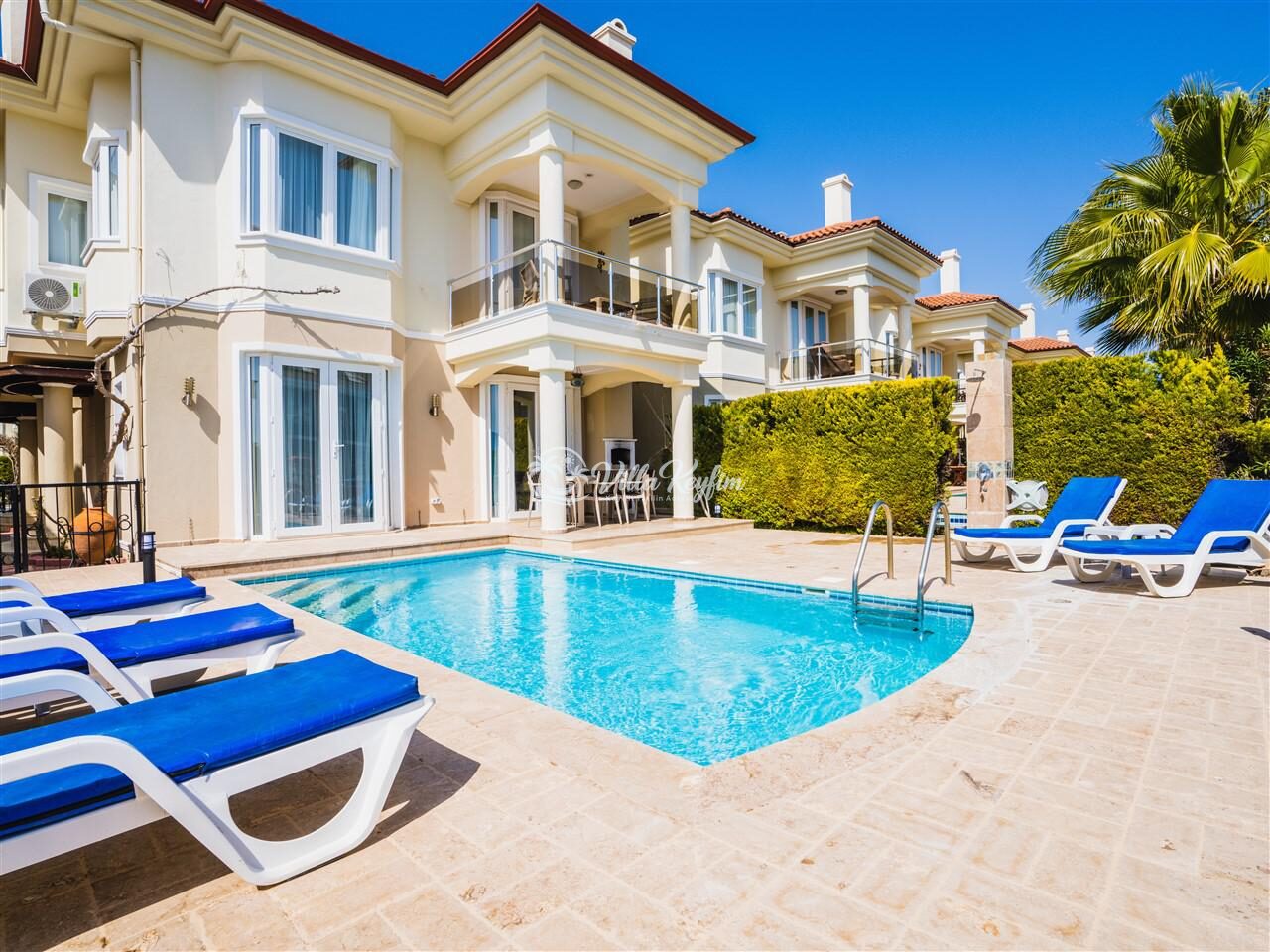 Villa Oyster 1 — 2
