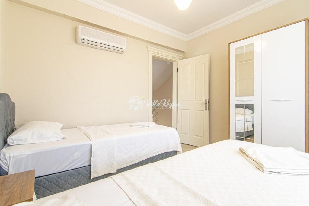 Villa Pearl 8 — 22